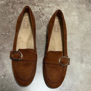 Naturalizer Women's Tan Suede Loafers